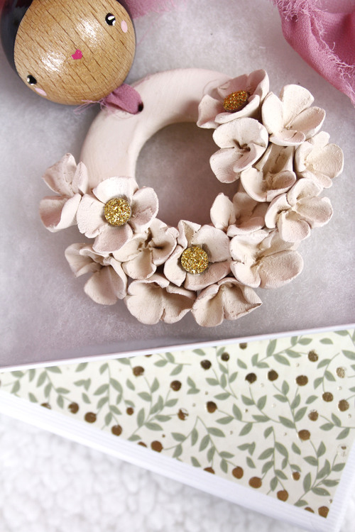 (image pour) Grande Couronne Florale Camelia